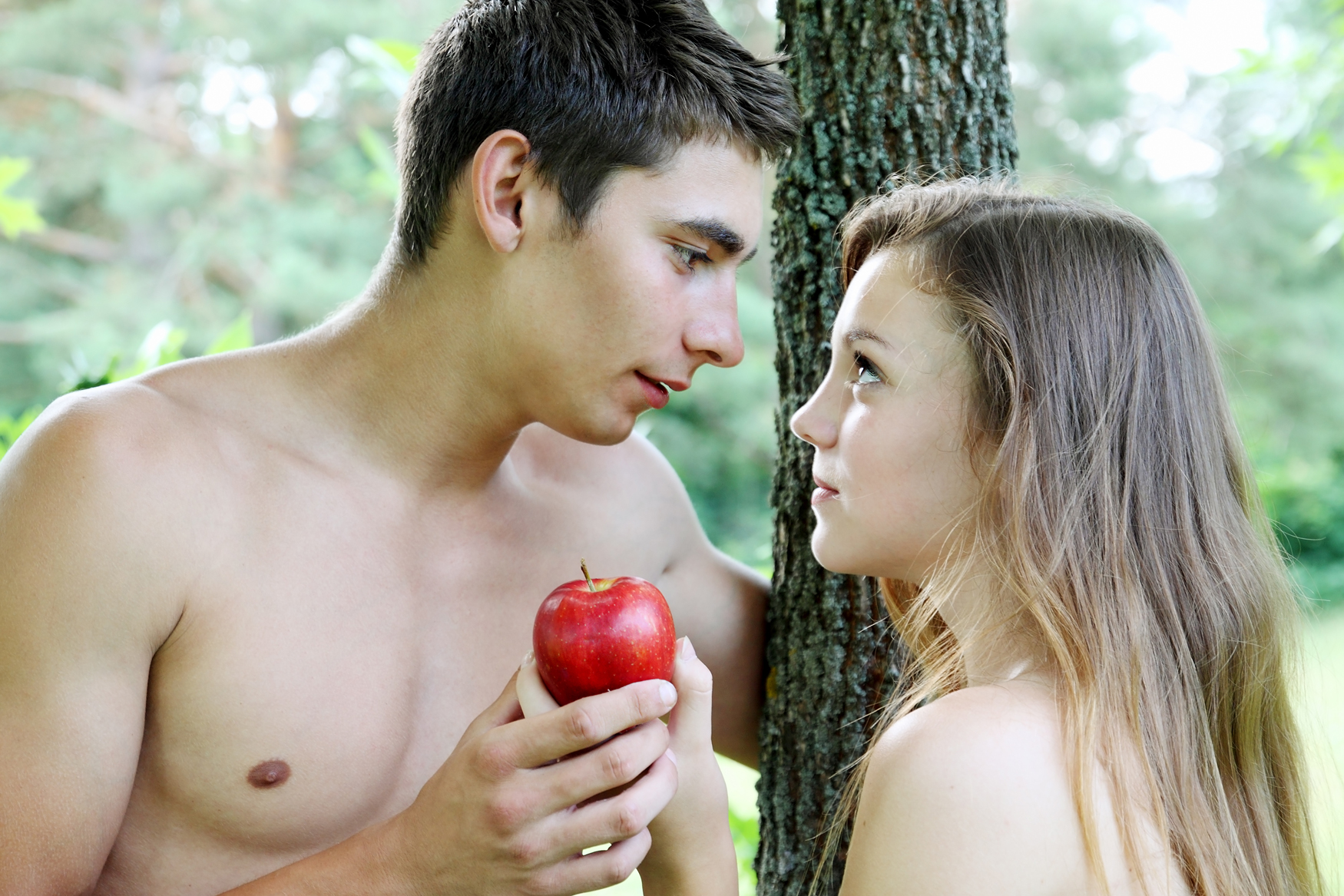 Ark.au Illustrated Bible - Genesis 3:6 - When the woman saw that the tree was good for food, and that it was a delight to the eyes, and that the tree was to be desired to make one wise, she took of the fruit of it, and ate; and she gave some to her husband with her, and he ate.
